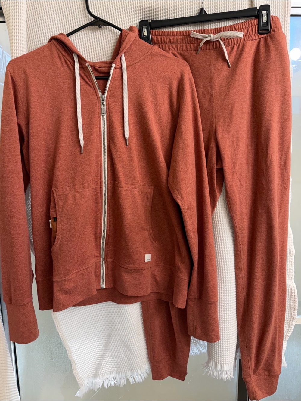 Vuori Halo Zip Hoodie and Jogger Pants Size L